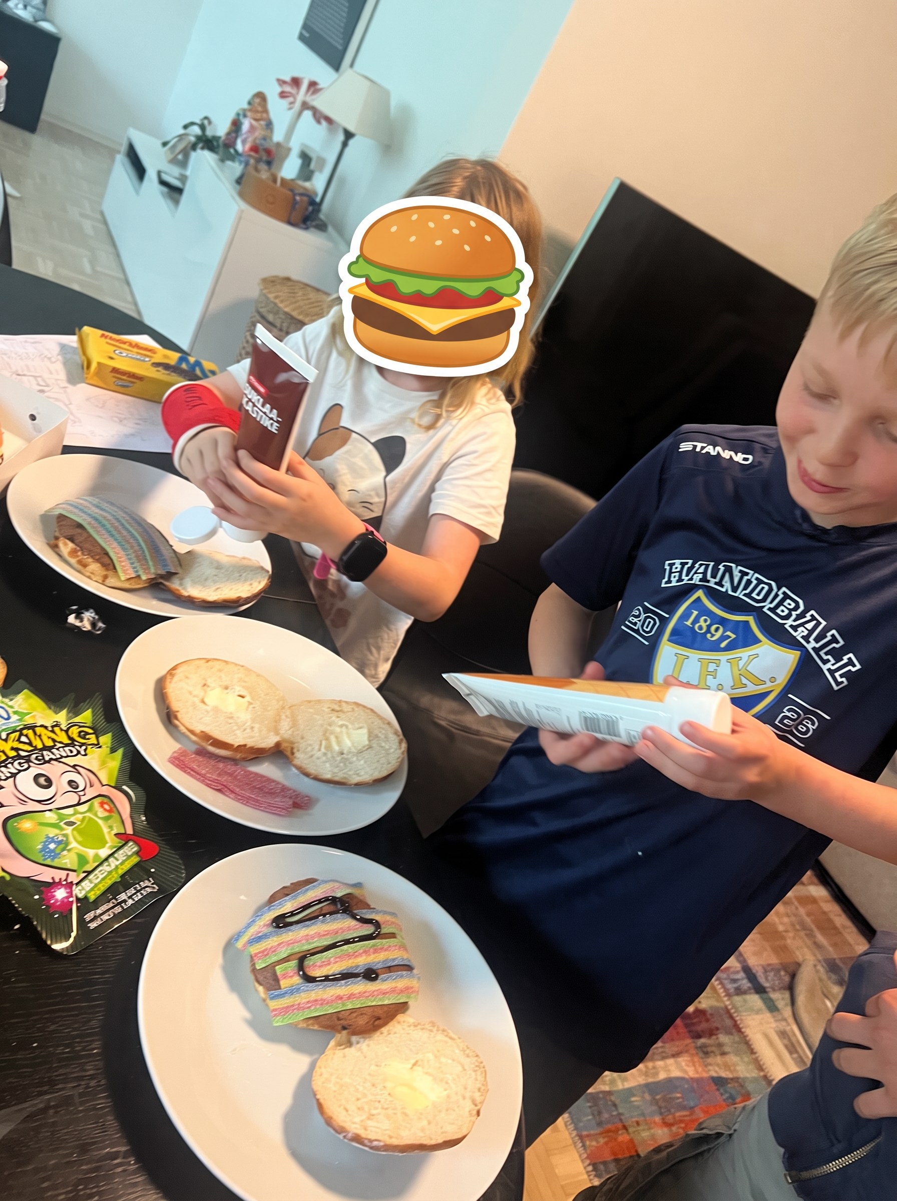 Ensimmäisiä UrriBurreja kootaan kotona